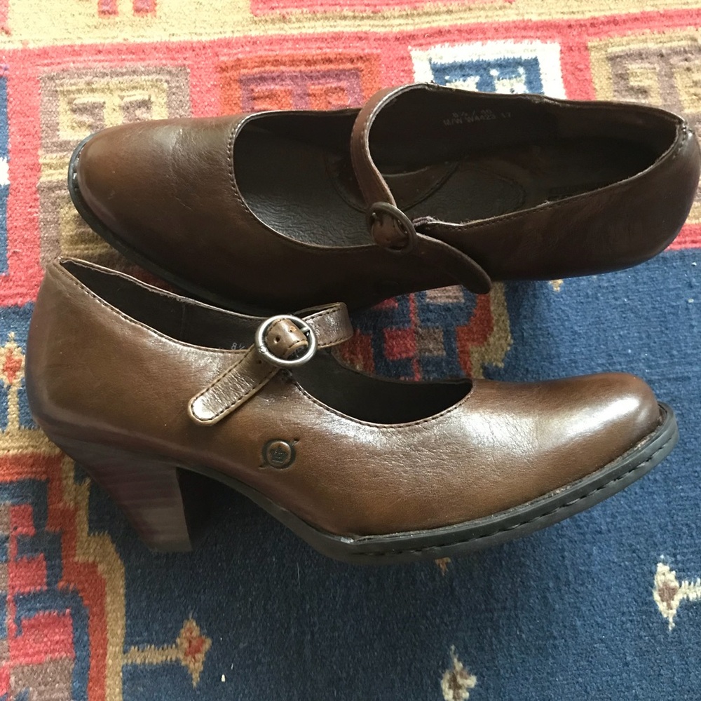 BORN Mary Jane Pumps hand crafted leather heels